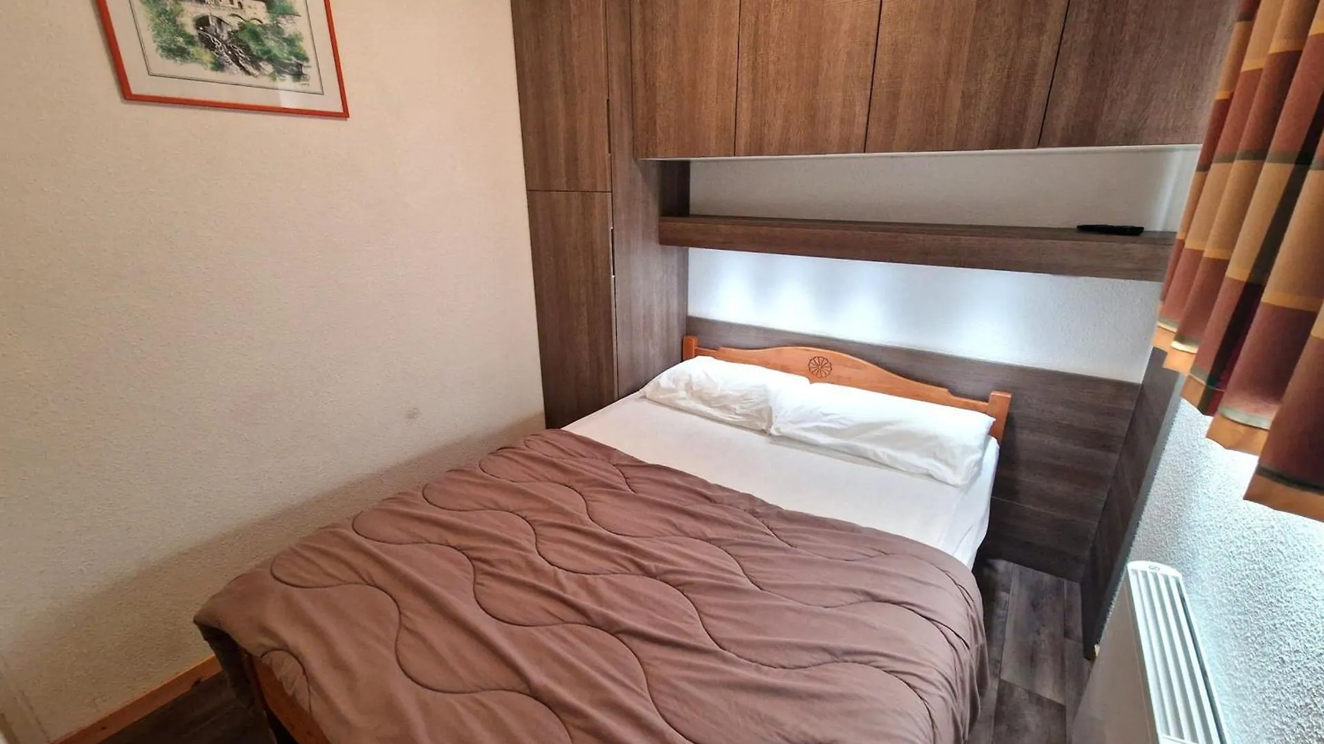 Appartement 4 Pieces Pour 6/8 Personnes Avec Terrasse, Proche Pistes Et Centre A Valfrejus - Fr-1-265-172 0*,  France