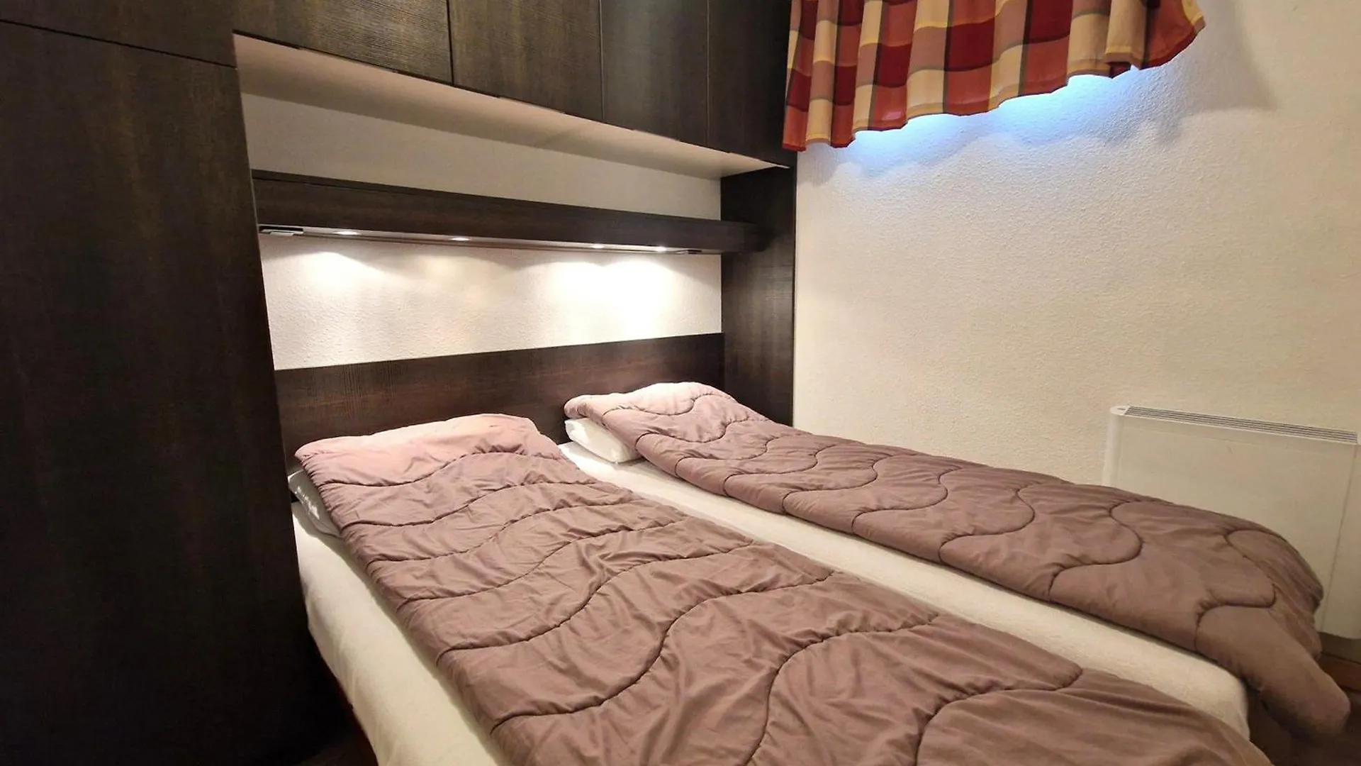 Appartement 4 Pieces Pour 6/8 Personnes Avec Terrasse, Proche Pistes Et Centre A Valfrejus - Fr-1-265-172 Apartment