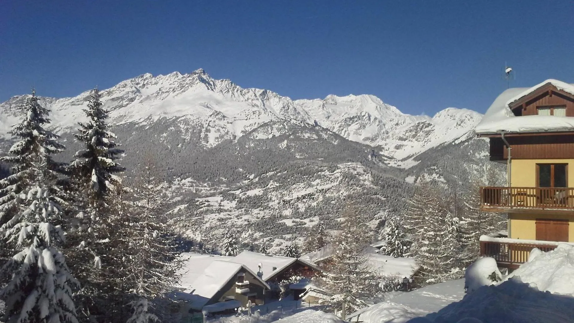 Apartment Appartement 4 Pieces Pour 6/8 Personnes Avec Terrasse, Proche Pistes Et Centre A Valfrejus - Fr-1-265-172